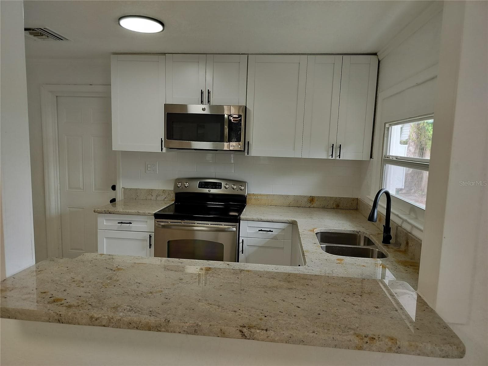 Kitchen - 2135 ELIZABETH ST, LAKELAND