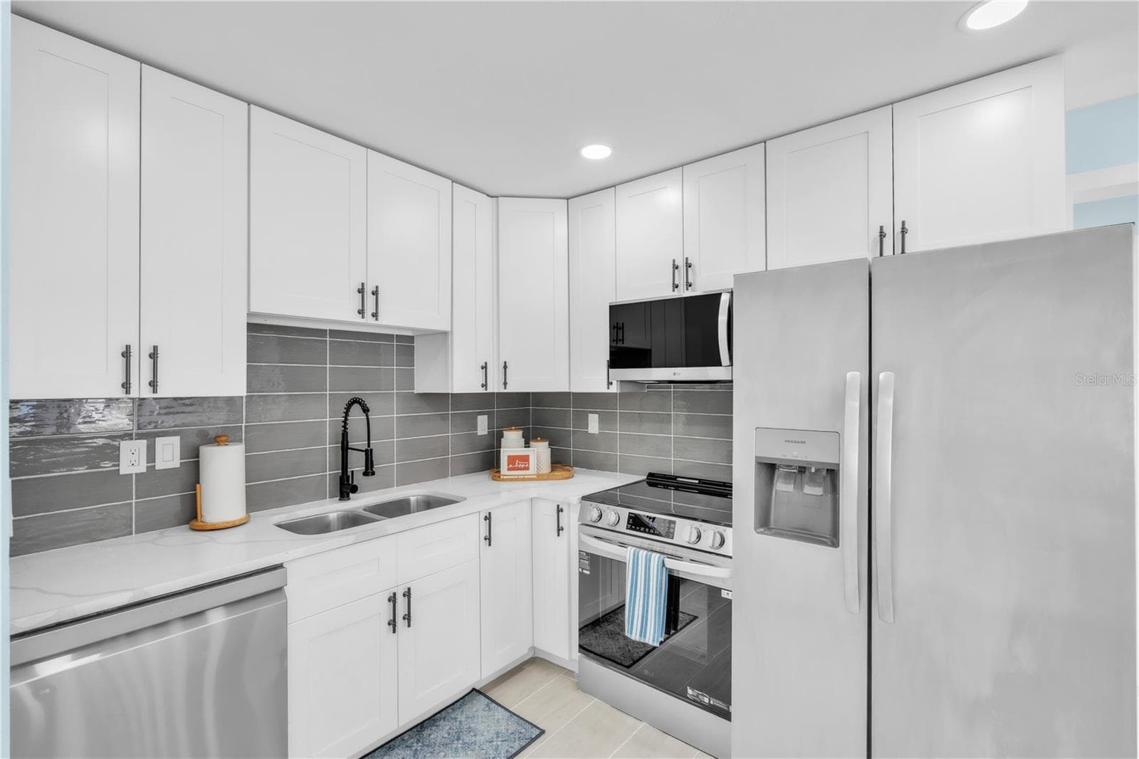 Single Family Residence at 445 63RD ST, HOLMES BEACH, photo 7 of 46