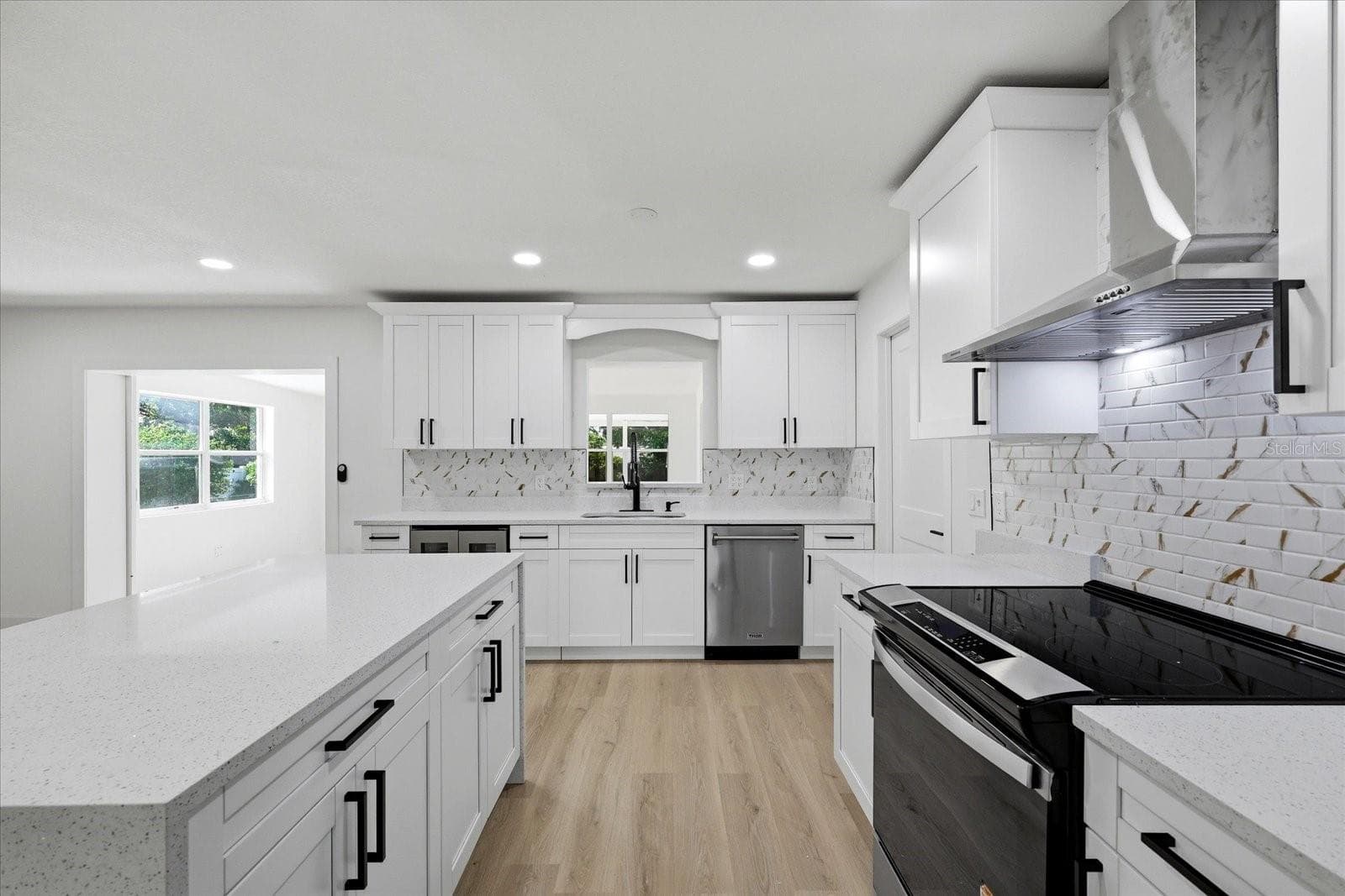 Single Family Residence at 3304 KING RICHARD CT, SEFFNER, photo 9 of 46