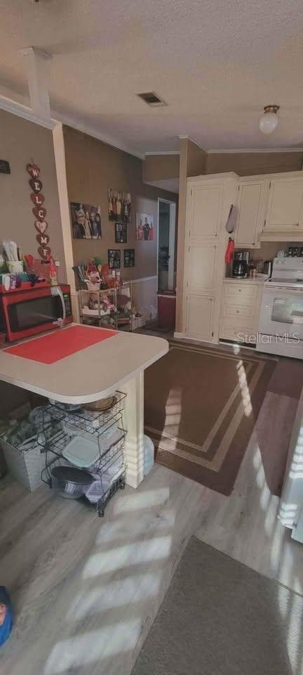 Manufactured Home at 5208 5TH B ST E, BRADENTON, photo 9 of 43