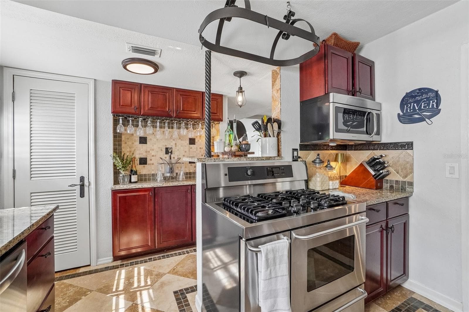 Single Family Residence at 1204 E PARK CIR, TAMPA, photo 2 of 70