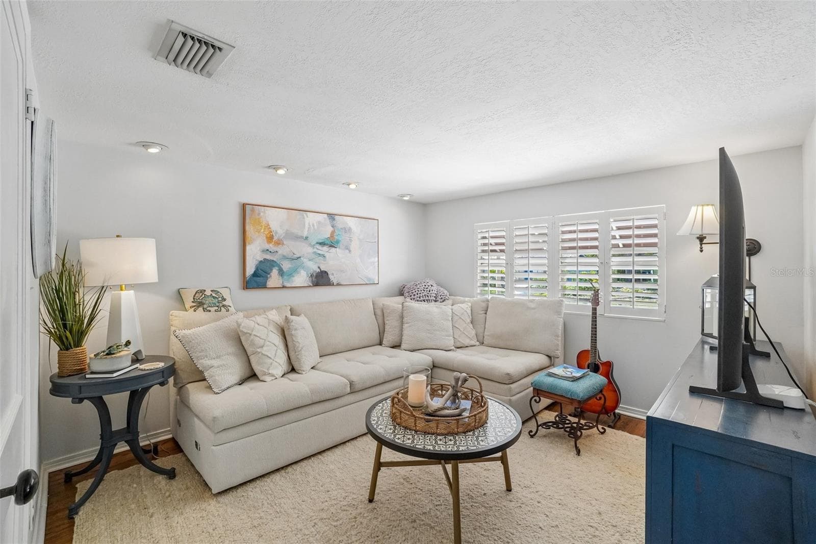 Living Room - 1204 E PARK CIR, TAMPA