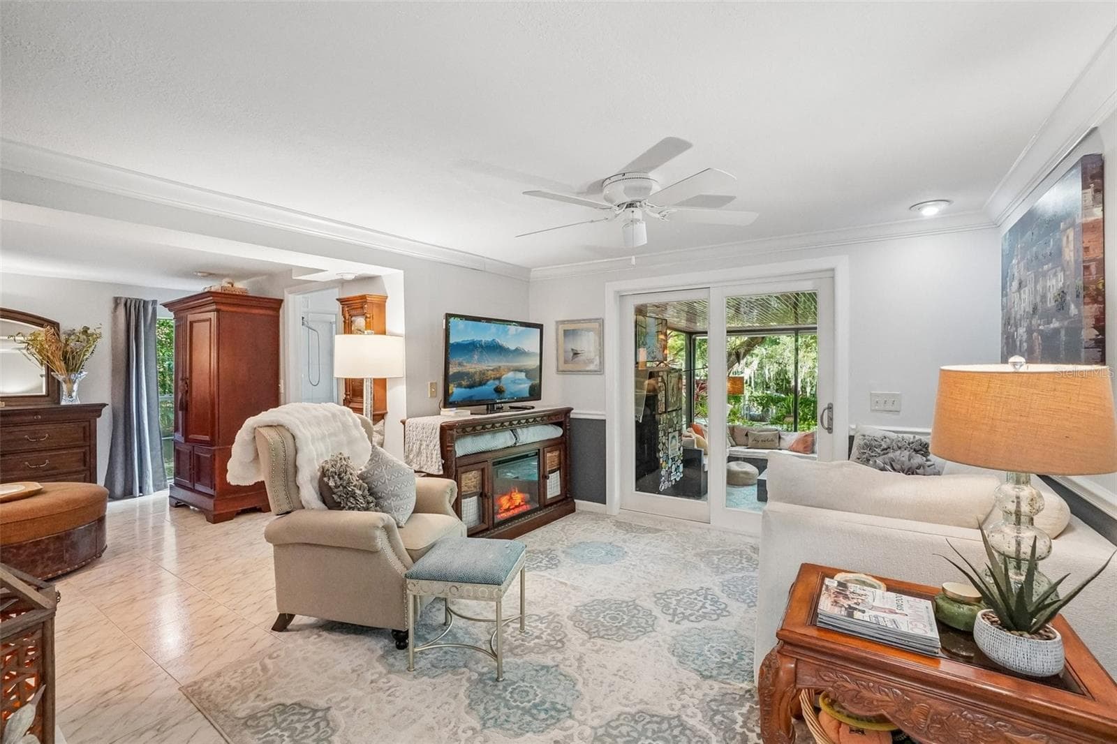 Primary Sitting Area - 1204 E PARK CIR, TAMPA