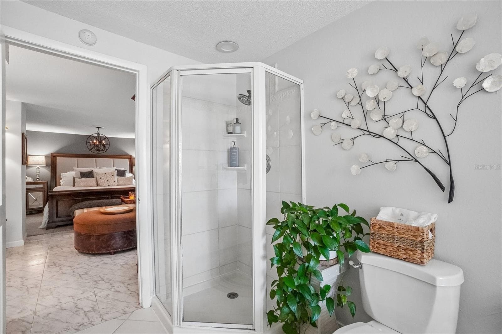 Primary Bath - 1204 E PARK CIR, TAMPA
