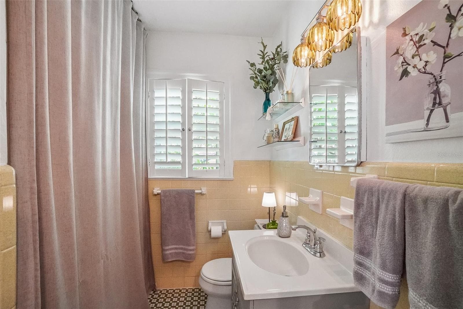 2nd Bath - 1204 E PARK CIR, TAMPA