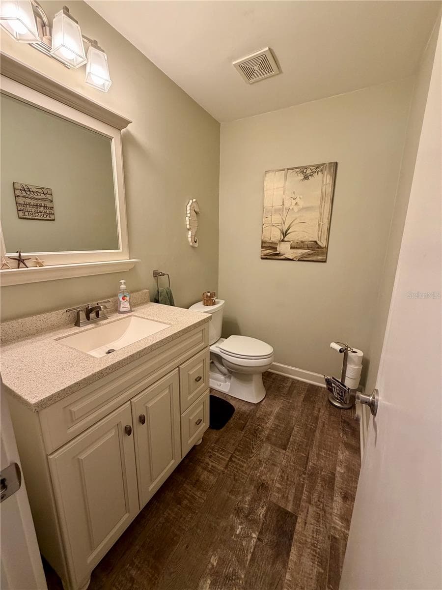 Beautifully updated downstairs half bathroom - 15705 CASHMERE LN, TAMPA