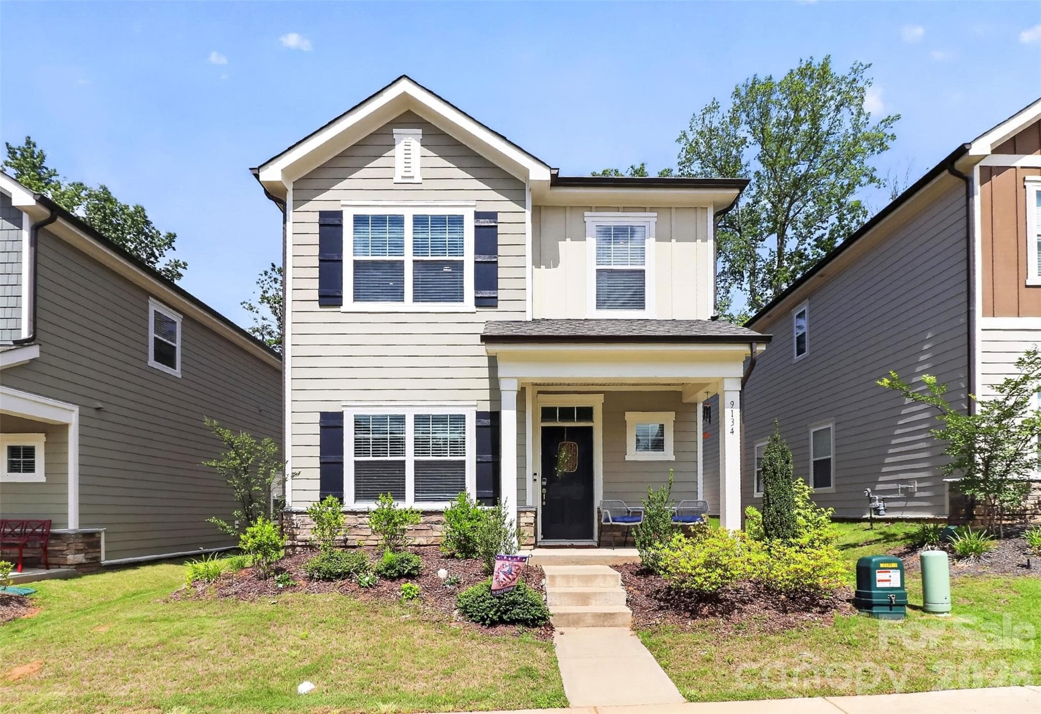 Single Family Residence at 9134 Ramsford Court, Charlotte, photo 2 of 23