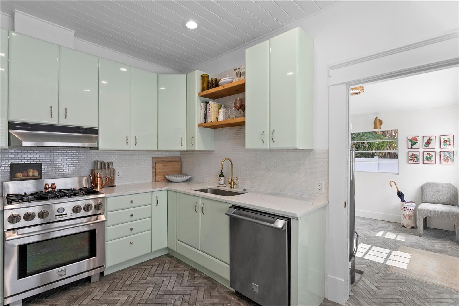 Single Family Residence at 3407 W SAN PEDRO ST, TAMPA, photo 16 of 41