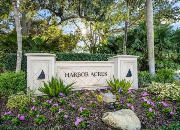 Single Family Residence at 1387 HARBOR DR, SARASOTA, photo 4 of 8