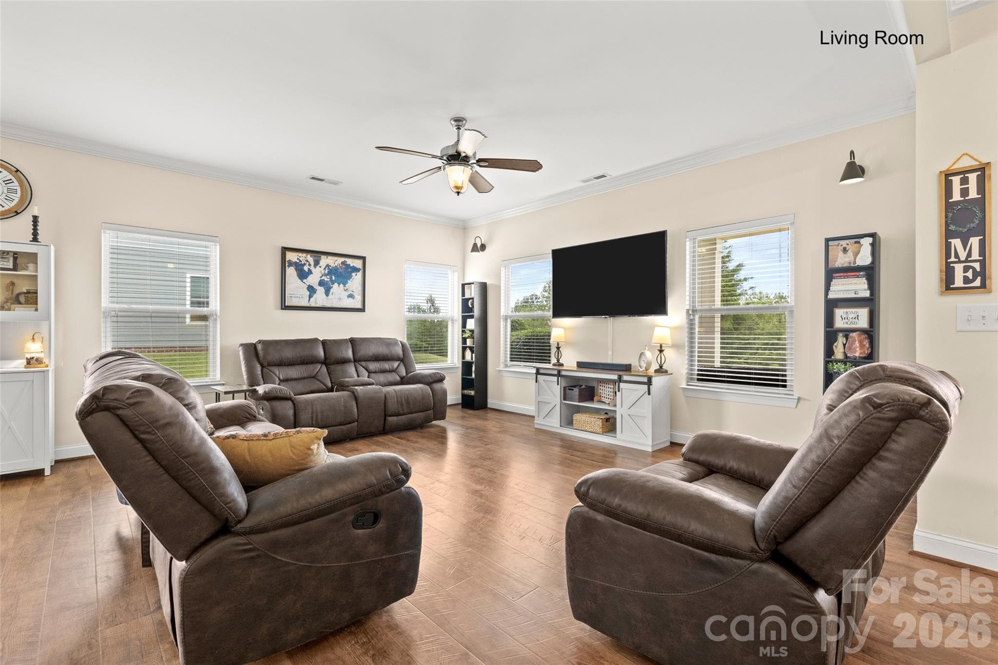Single Family Residence at 11261 Island View Lane, Lancaster, photo 11 of 46
