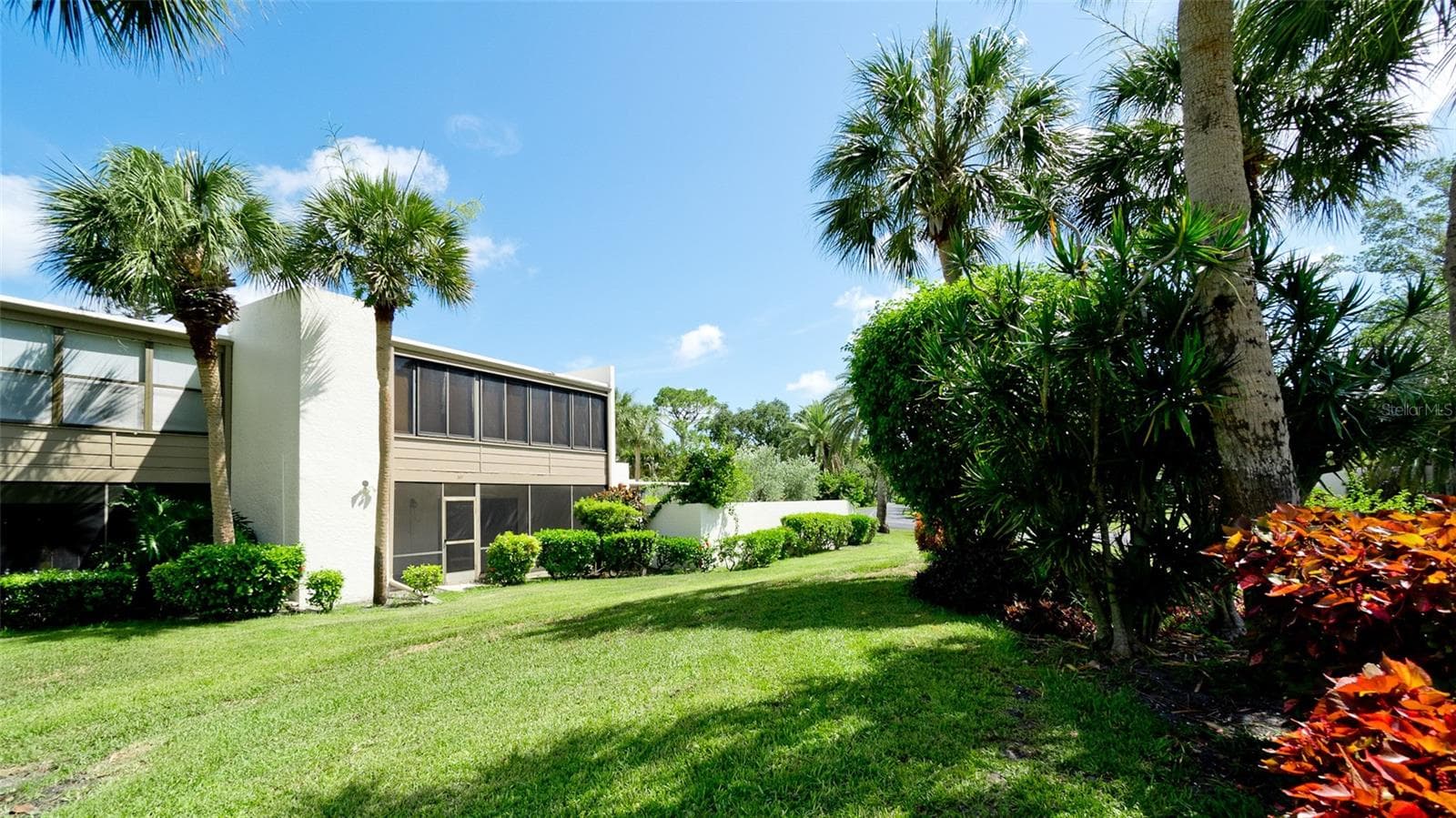 Condominium at 507 LAKESIDE DR #507, BRADENTON, photo 2 of 68