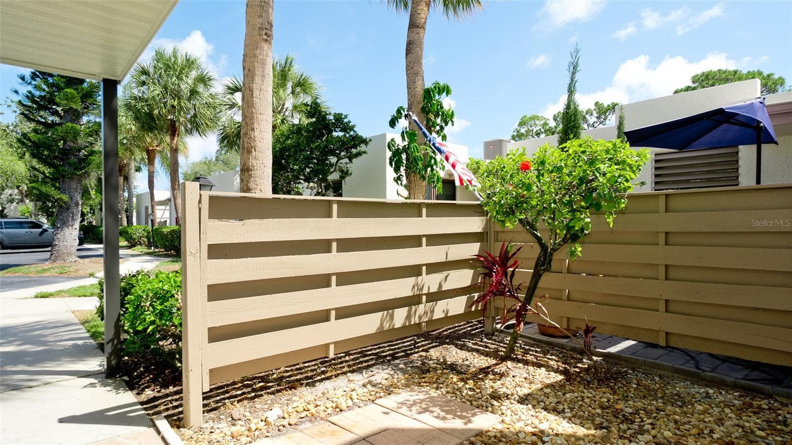 another view of your front patio - 507 LAKESIDE DR #507, BRADENTON