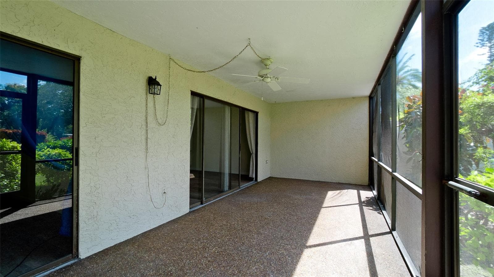 sliders into primary & living room - 507 LAKESIDE DR #507, BRADENTON