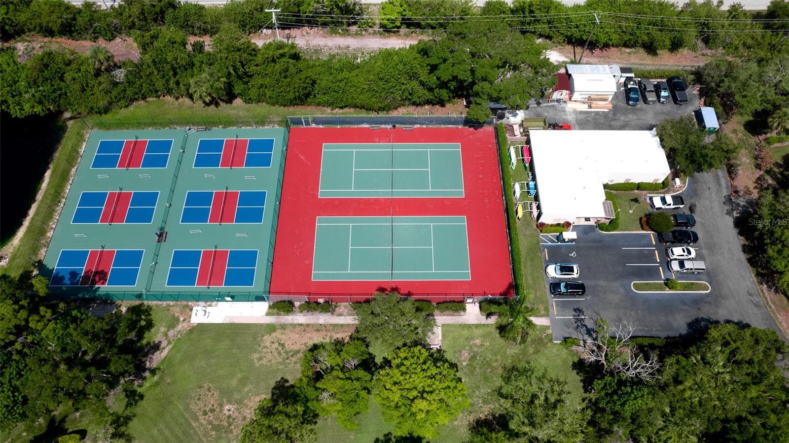 tennis & pickleball courts - 507 LAKESIDE DR #507, BRADENTON