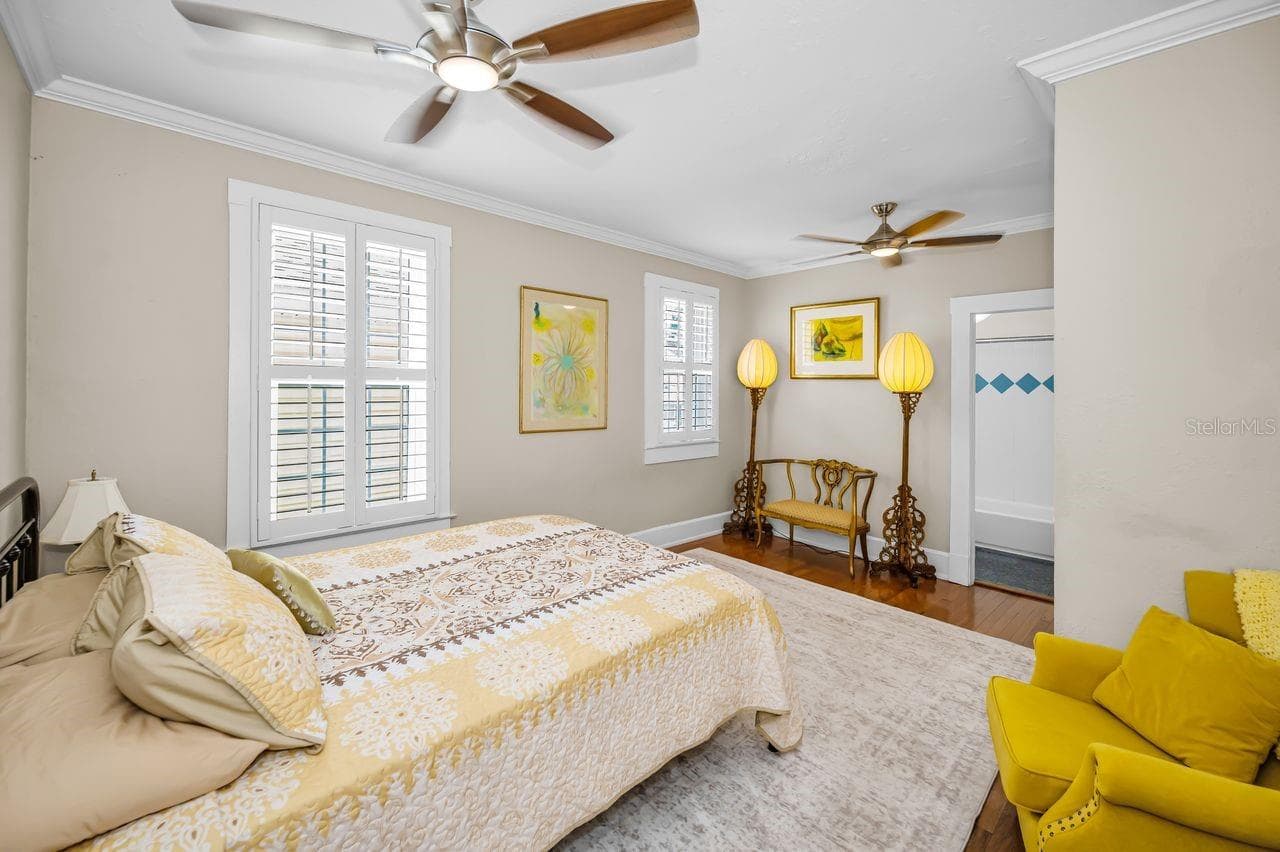 Primary bedroom#2. - 732 NE OAK ST, ST PETERSBURG