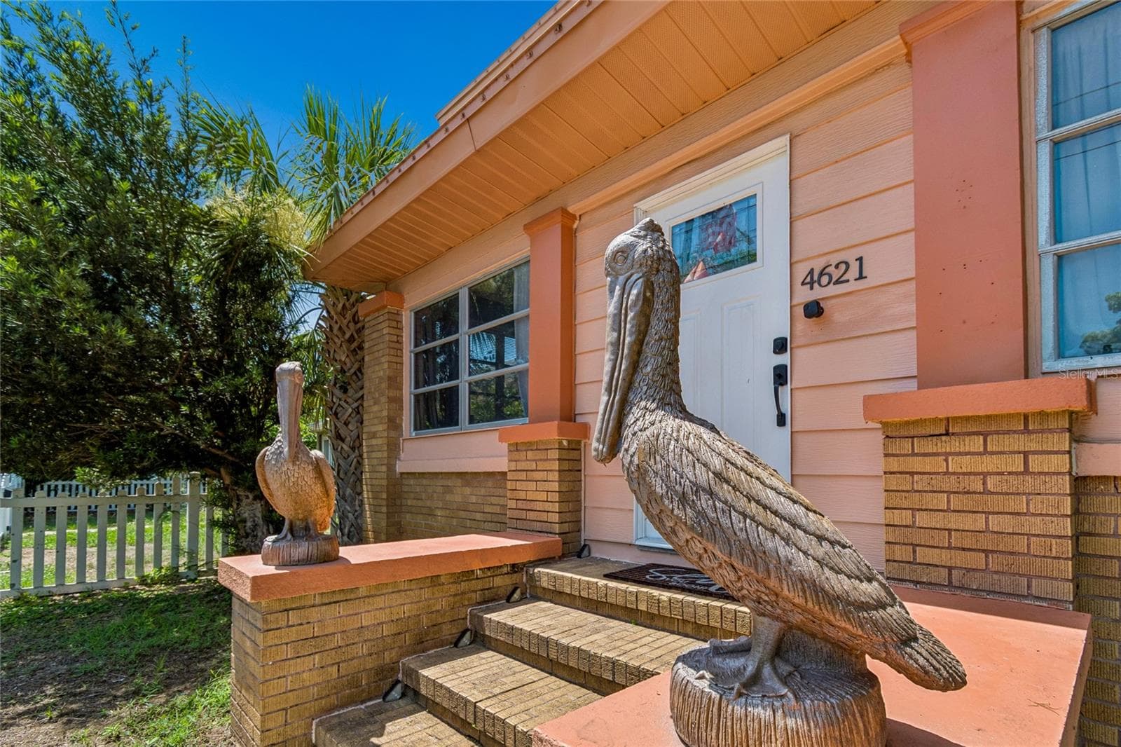 Single Family Residence at 4621 9TH AVE N, ST PETERSBURG, photo 4 of 64