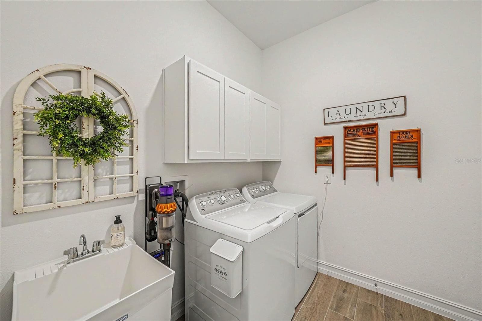Laundry room is complete! - 12840 BERGSTROM BAY DR, RIVERVIEW