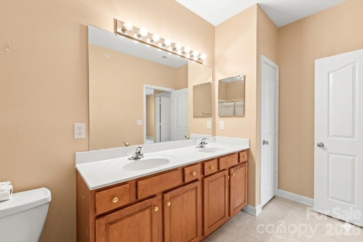 En Suite Primary Bath - 16439 Golden River Lane, Charlotte