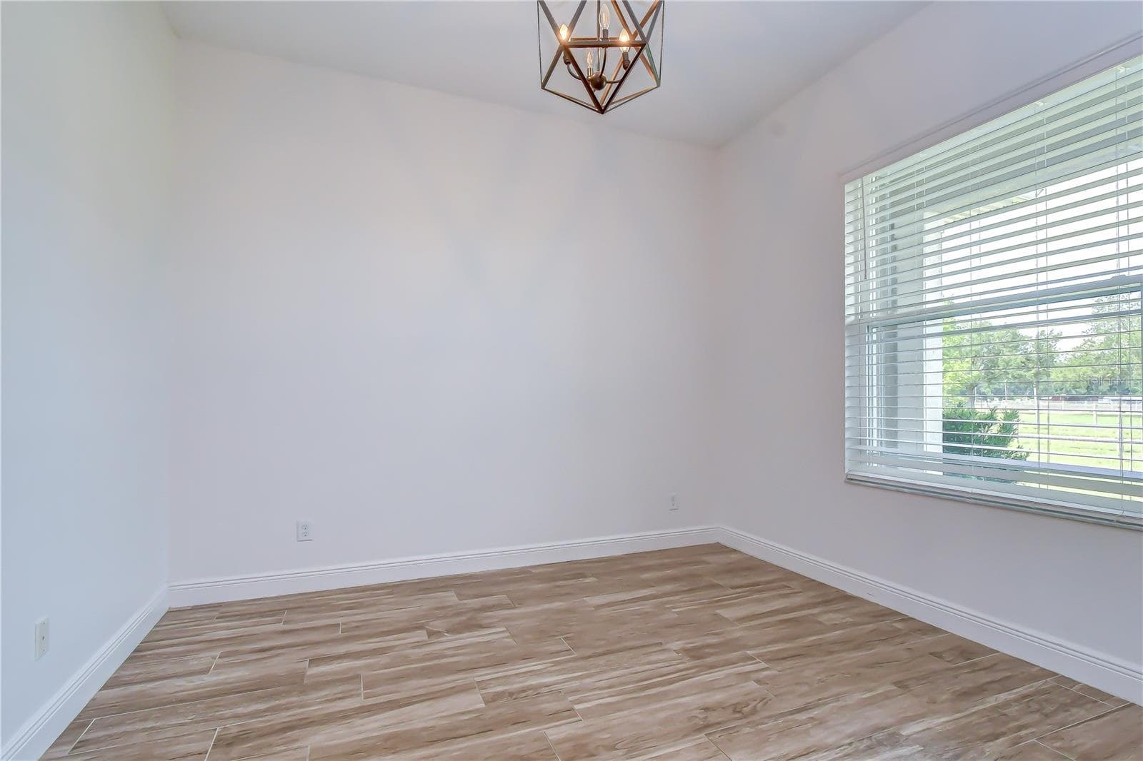 Dedicated office space ideal for working from home. - 4008 MCINTOSH ESTATES LN, PLANT CITY