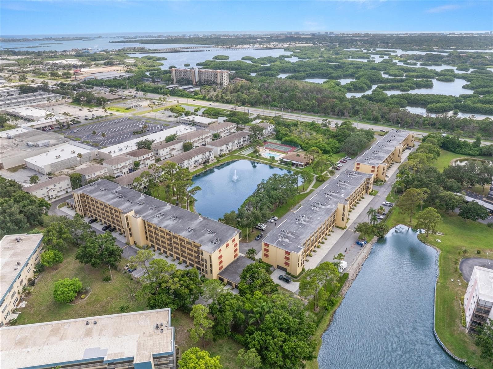 Resort-feel community, minutes from the water! - 5817 PARK ST N #302, ST PETERSBURG