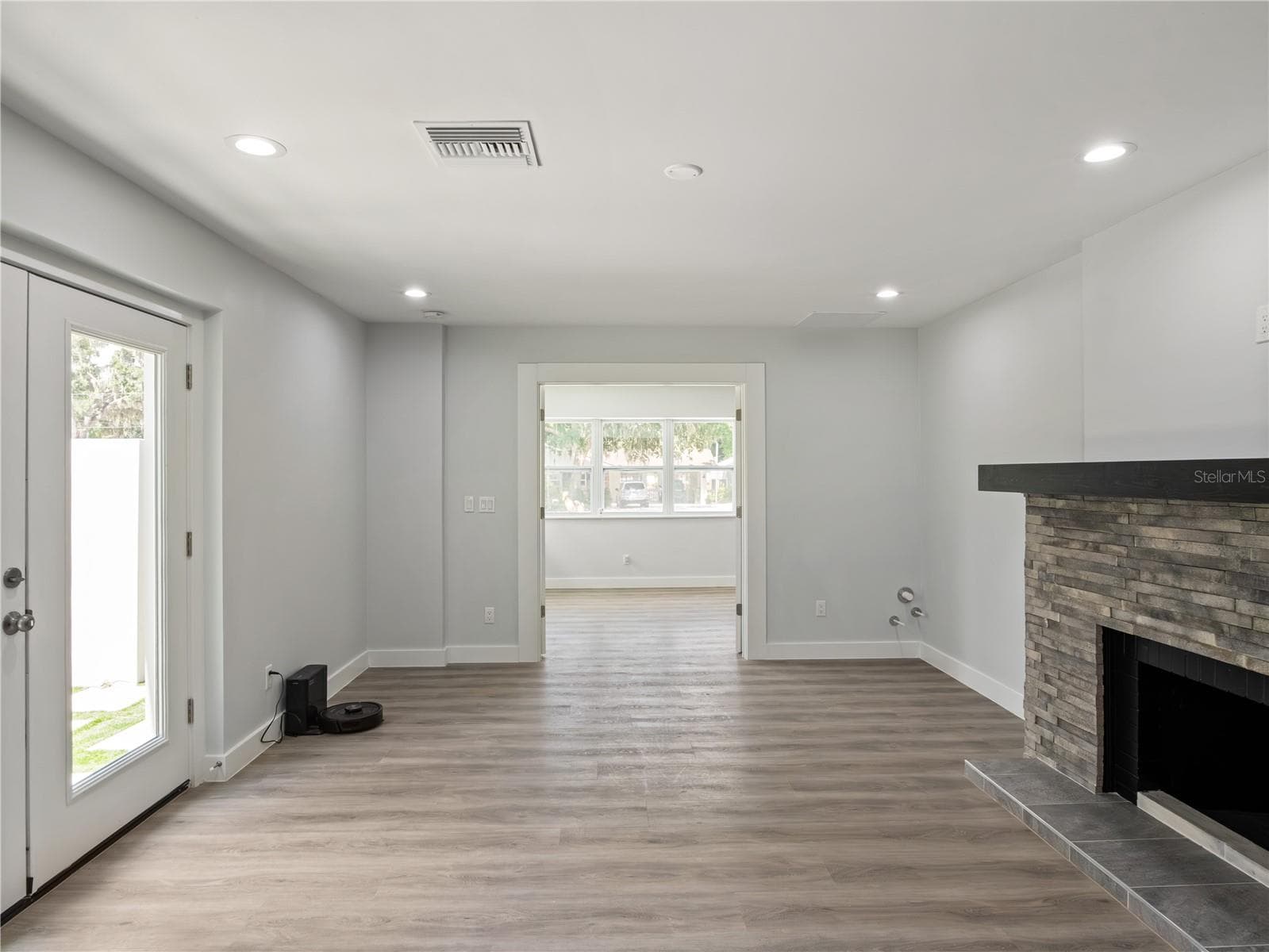 Den - 1190 W LAKESHORE DR, CLERMONT