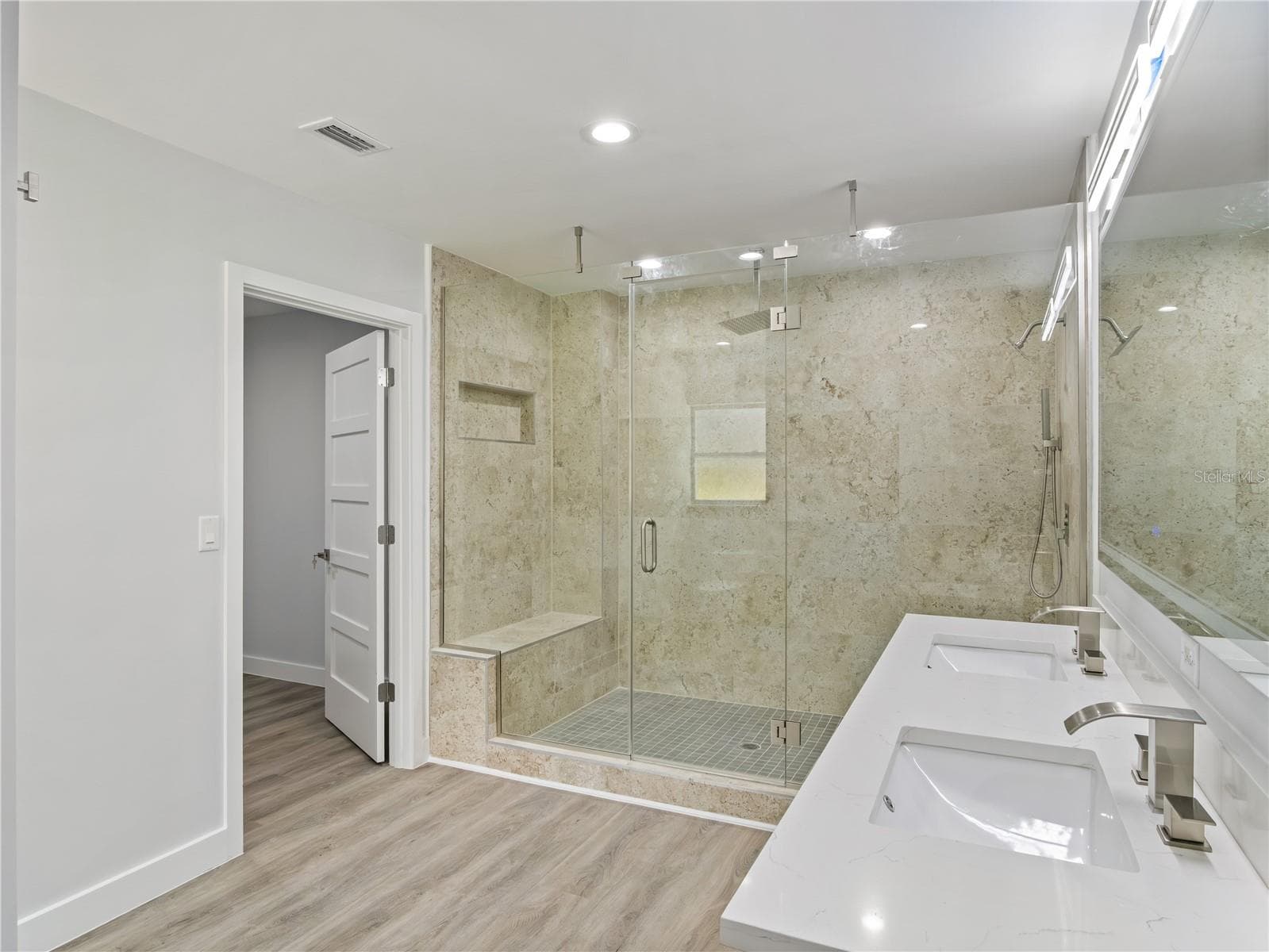 Bathroom 2 - 1190 W LAKESHORE DR, CLERMONT