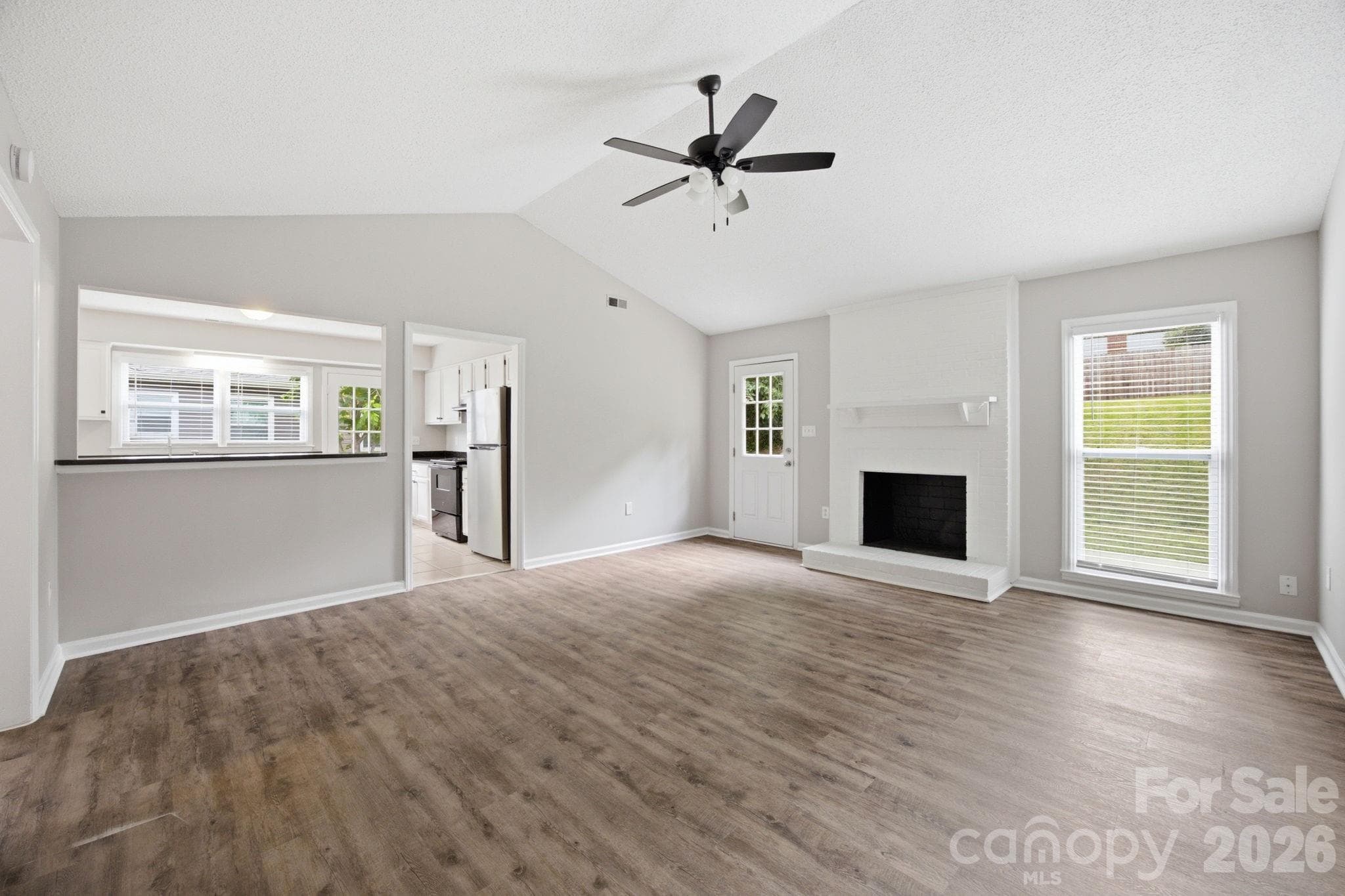 Single Family Residence at 5317 Caradon Drive, Charlotte, photo 5 of 43