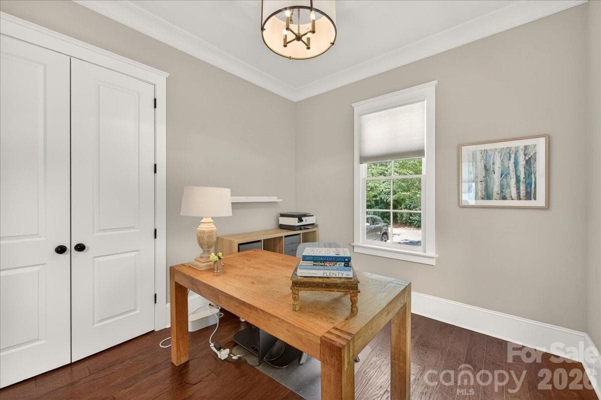 Single Family Residence at 748 Ellsworth Road, Charlotte, photo 22 of 48