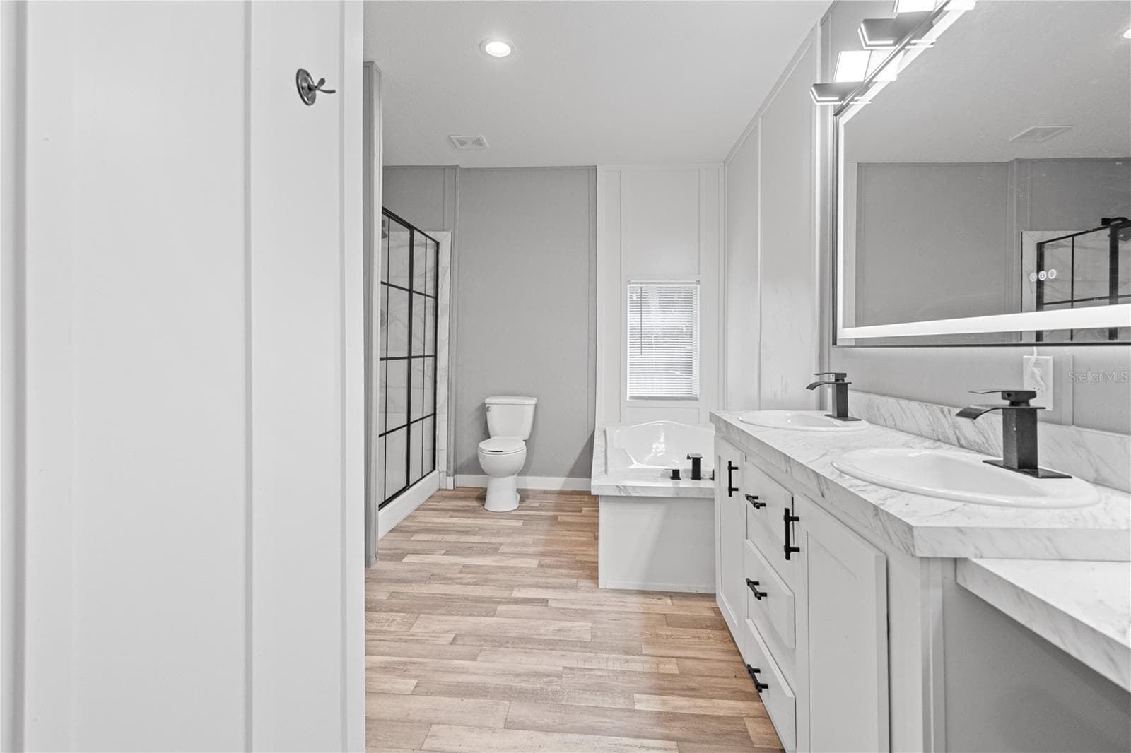 Modular Home at 375 SAPP ST, INGLIS, photo 16 of 36