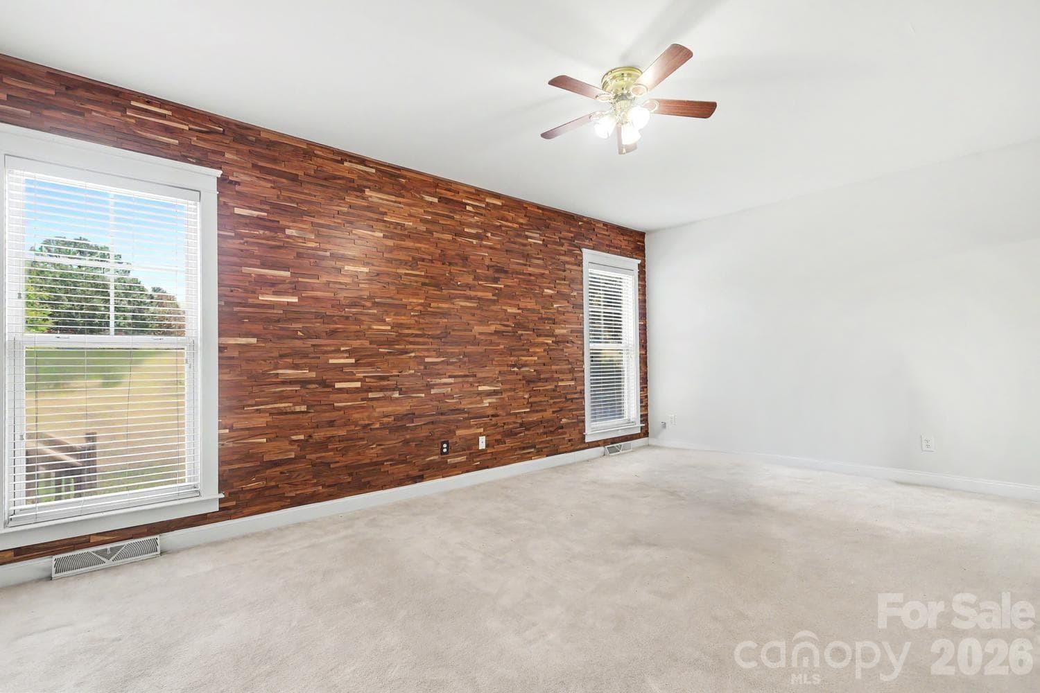 Single Family Residence at 3044 Parker Green Trail, Charlotte, photo 15 of 48