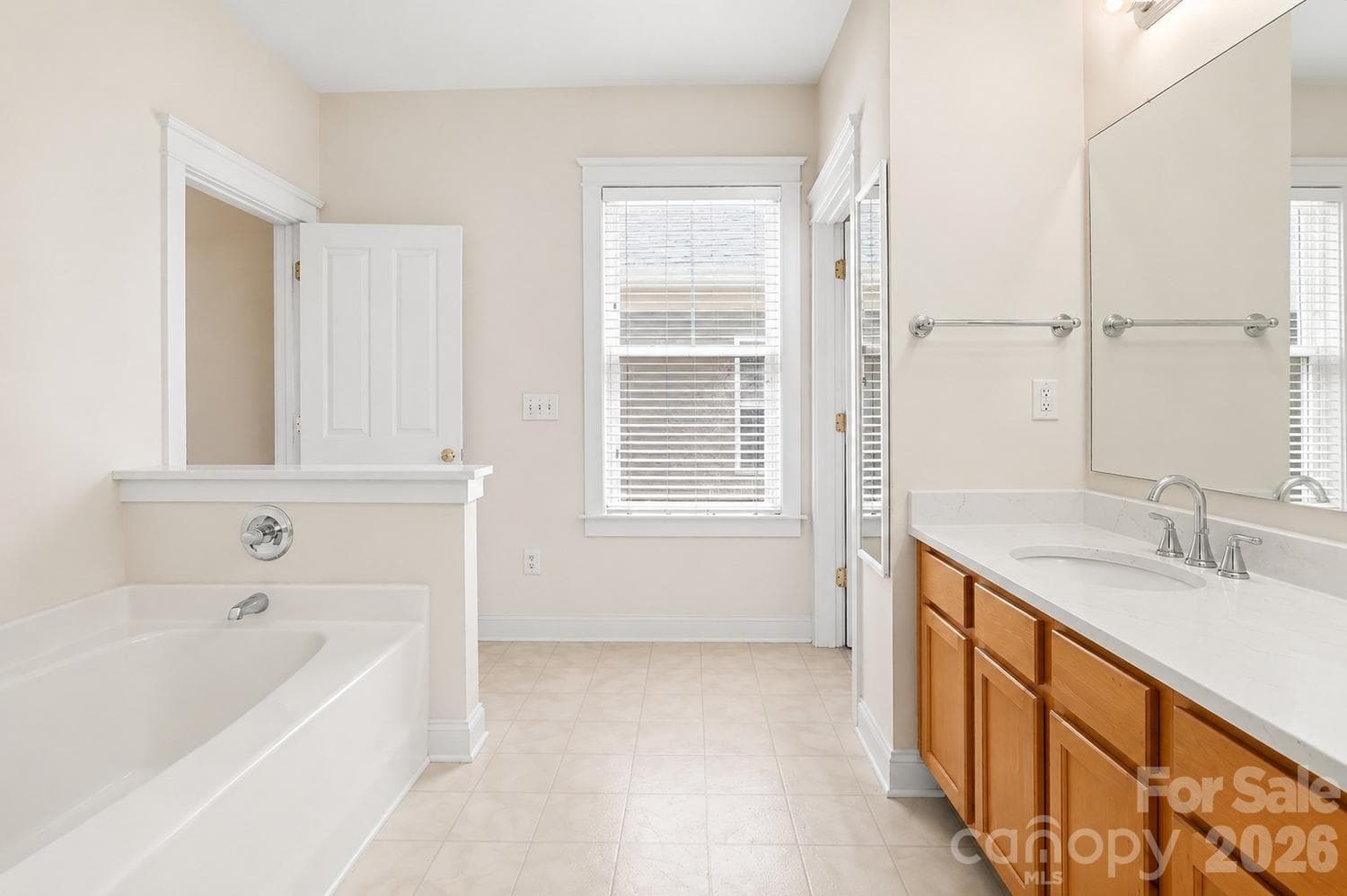 Single Family Residence at 3044 Parker Green Trail, Charlotte, photo 19 of 48