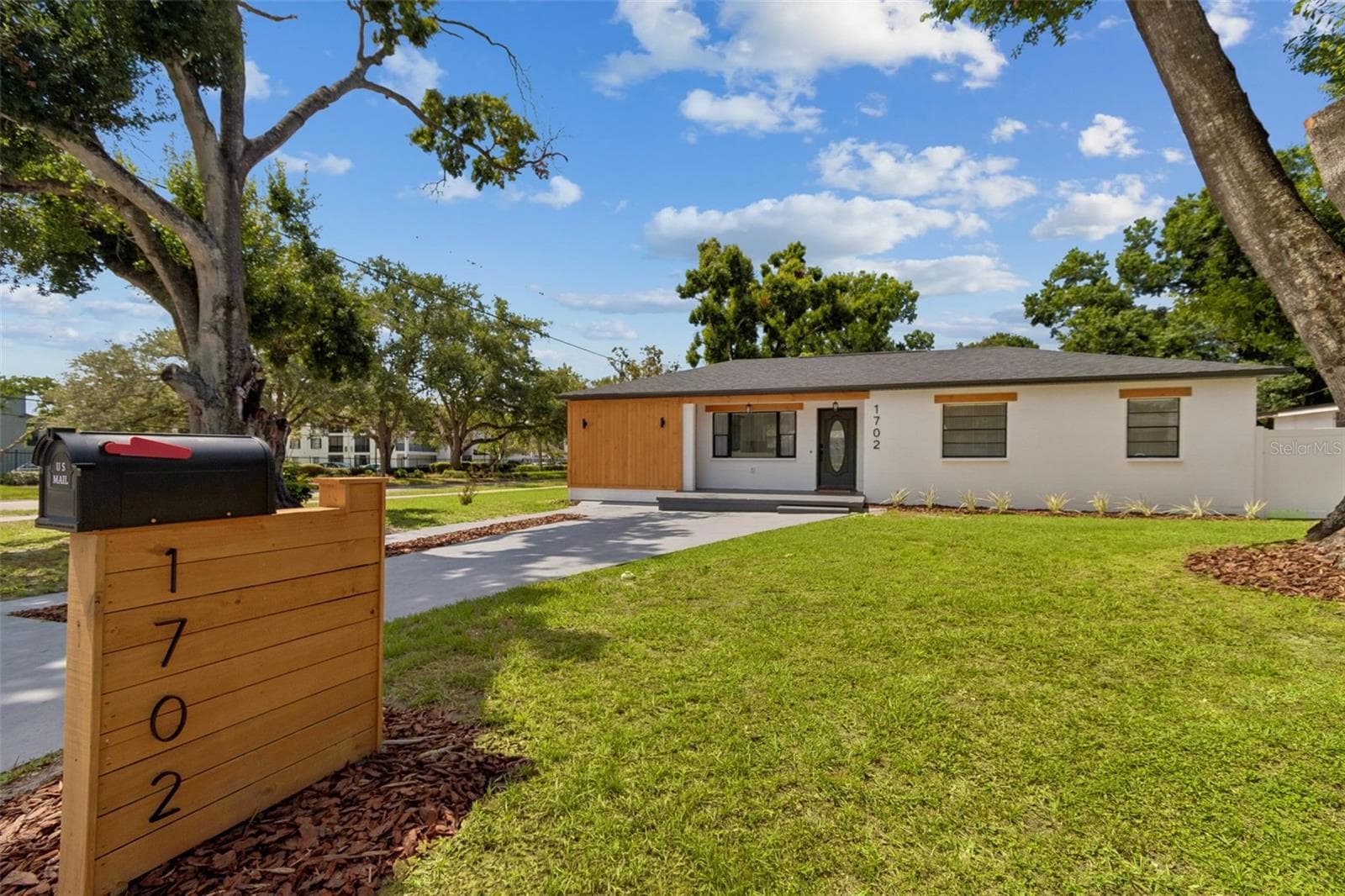 Single Family Residence at 1702 W JOHNSTON AVE, TAMPA, photo 2 of 74