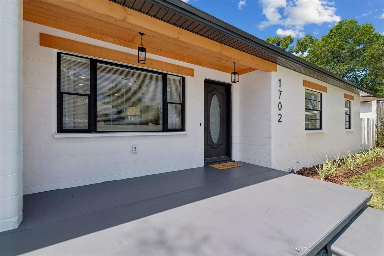 Single Family Residence at 1702 W JOHNSTON AVE, TAMPA, photo 12 of 74