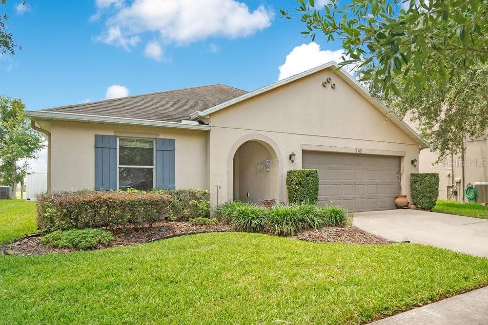 Single Family Residence at 2319 PLANTATION OAK DR, ORLANDO, photo 2 of 40