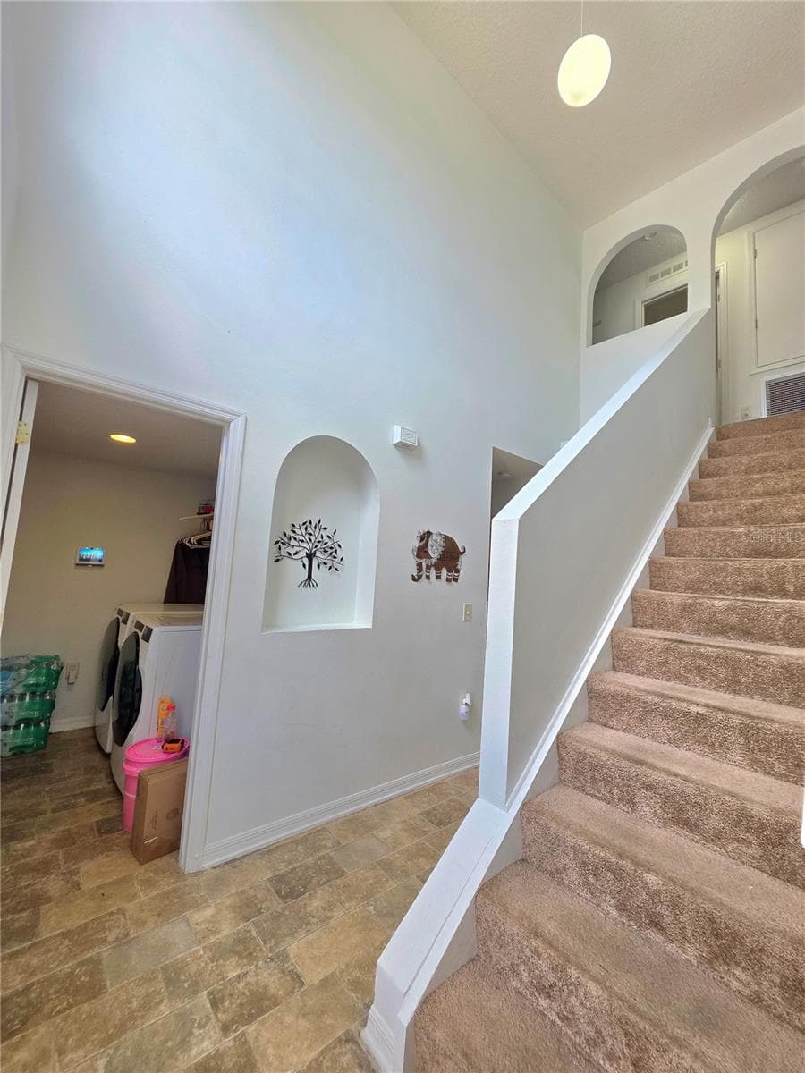 Single Family Residence at 9055 PEMBERTON ST, SPRING HILL, photo 3 of 31