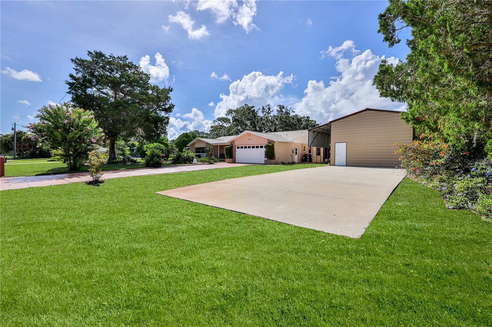 virtually staged - 8270 SYCAMORE DR, NEW PORT RICHEY