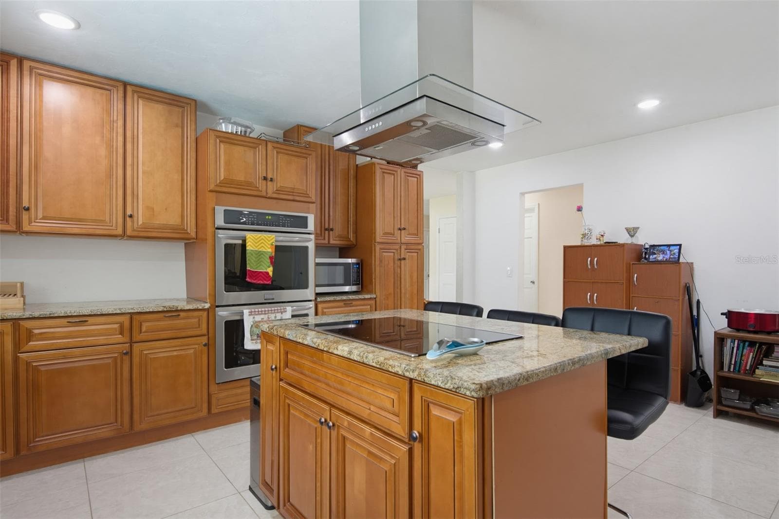 Single Family Residence at 33 SANDCASTLE DR, ORMOND BEACH, photo 12 of 89