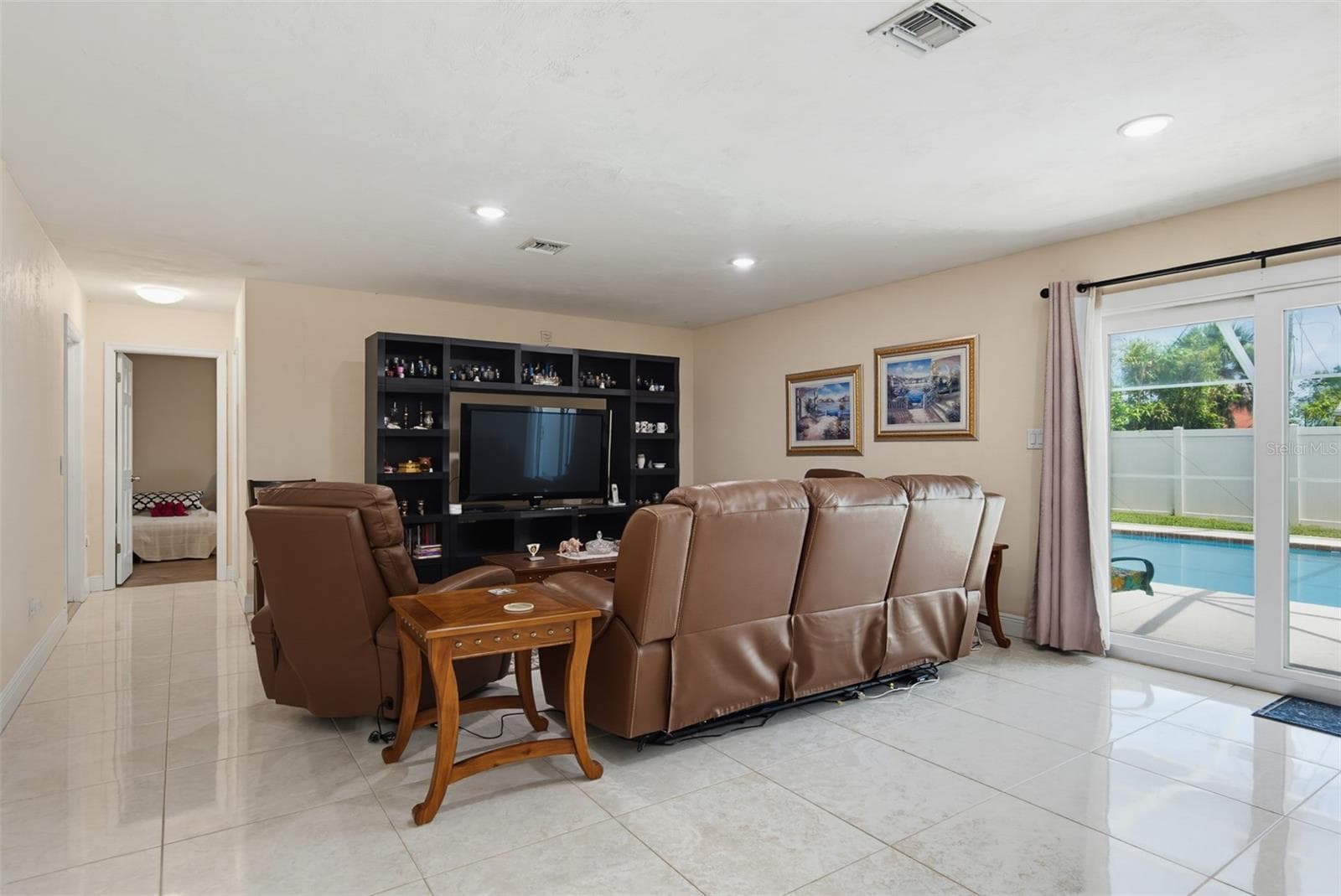 Family Room - 33 SANDCASTLE DR, ORMOND BEACH