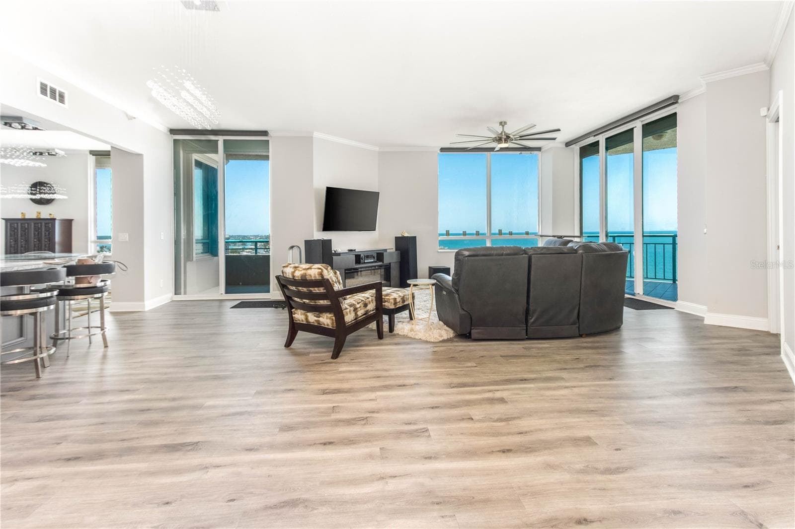 Spectacular views from every room - 1560 GULF BLVD #1607, CLEARWATER