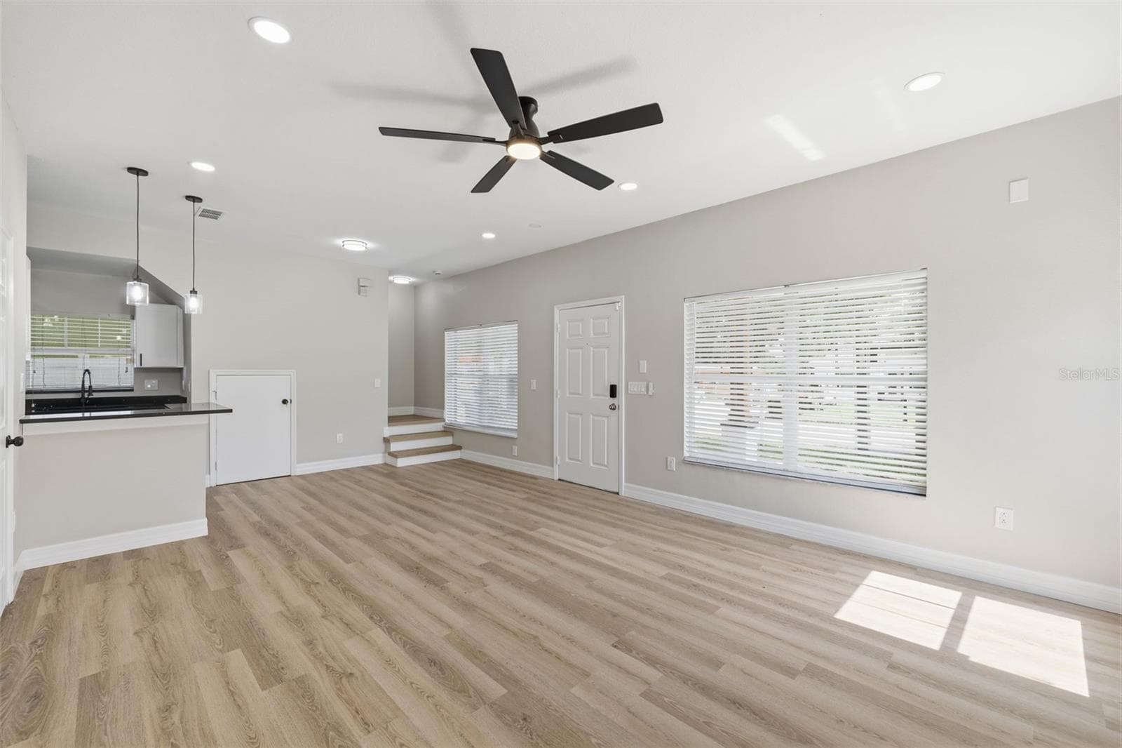 Single Family Residence at 319 E HANLON ST, TAMPA, photo 4 of 24