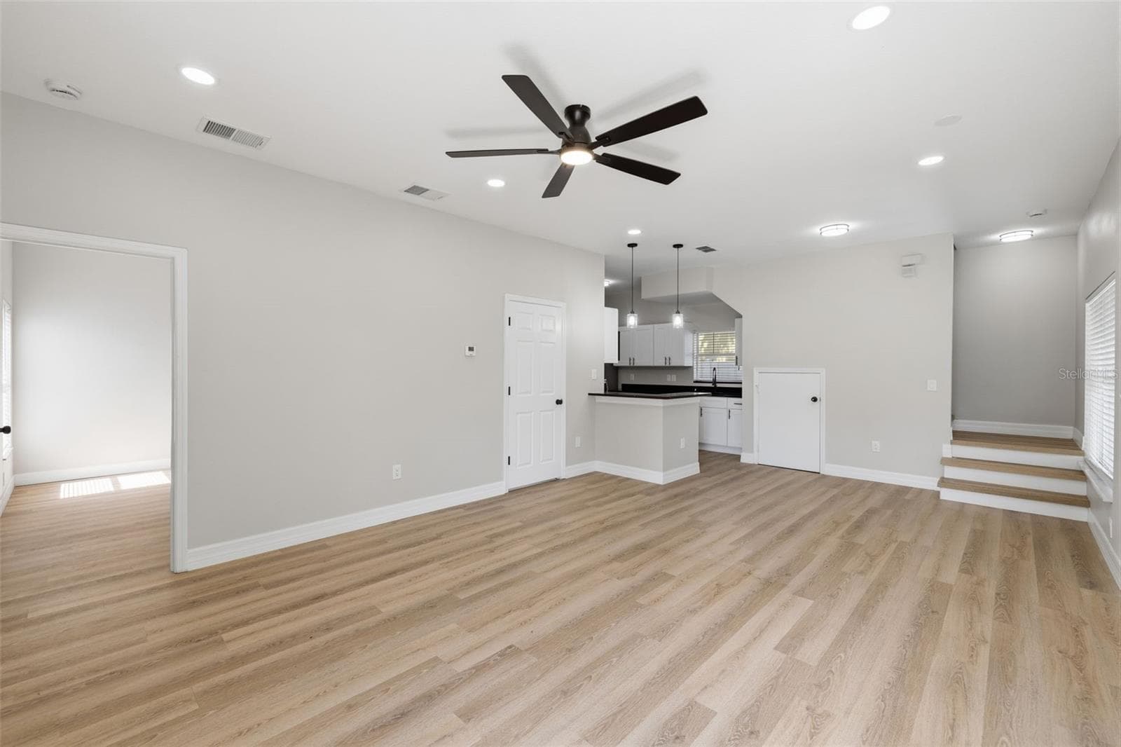 Single Family Residence at 319 E HANLON ST, TAMPA, photo 5 of 24
