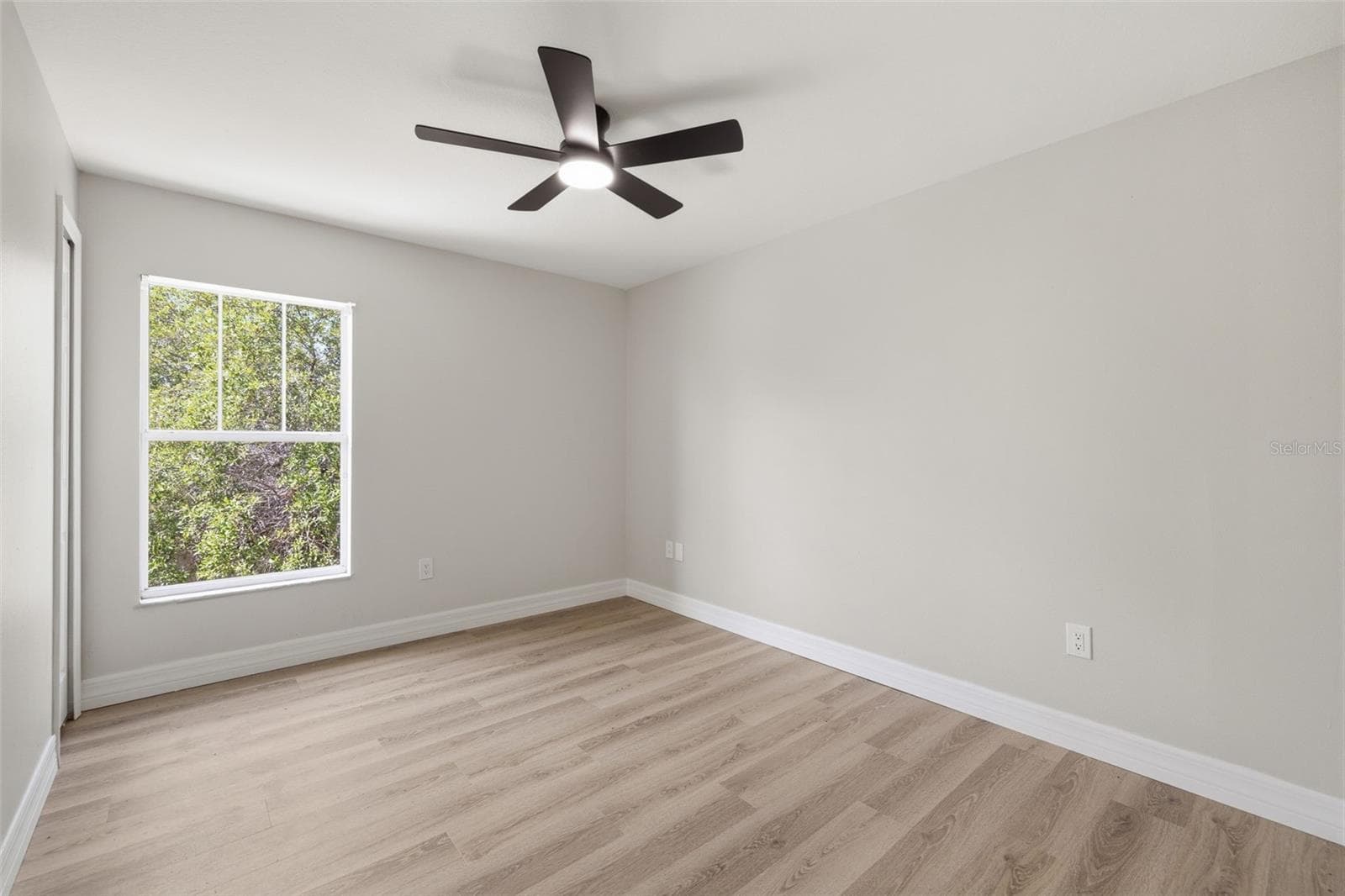 Single Family Residence at 319 E HANLON ST, TAMPA, photo 15 of 24
