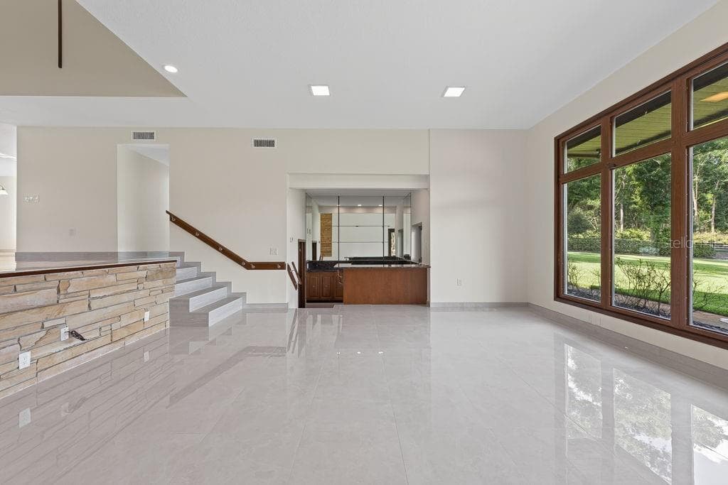 Single Family Residence at 1007 LAKEWOOD DR, BRANDON, photo 9 of 97