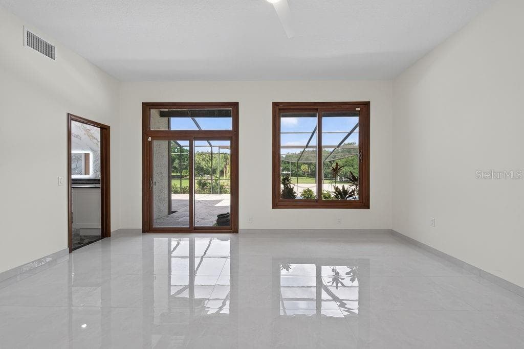 Single Family Residence at 1007 LAKEWOOD DR, BRANDON, photo 35 of 97