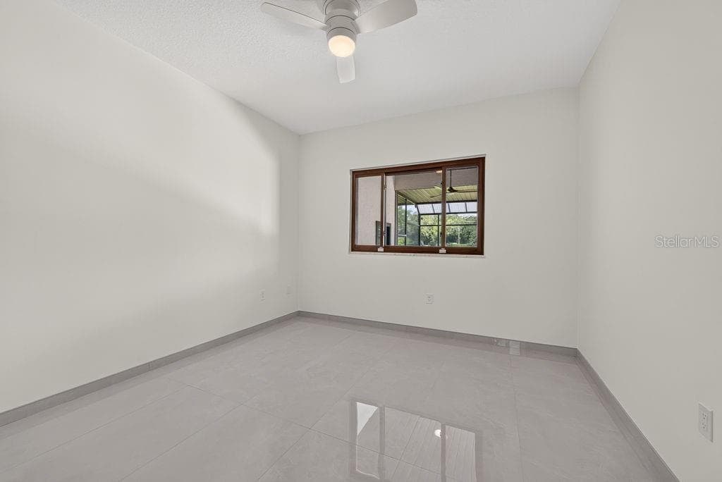 Single Family Residence at 1007 LAKEWOOD DR, BRANDON, photo 50 of 97