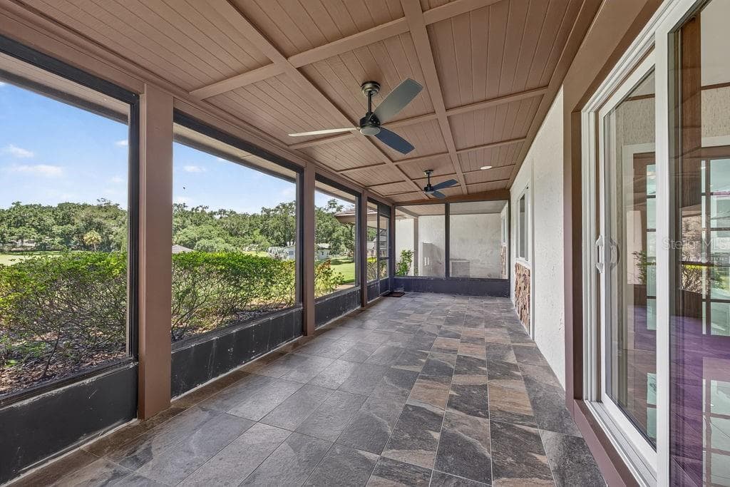 Single Family Residence at 1007 LAKEWOOD DR, BRANDON, photo 57 of 97