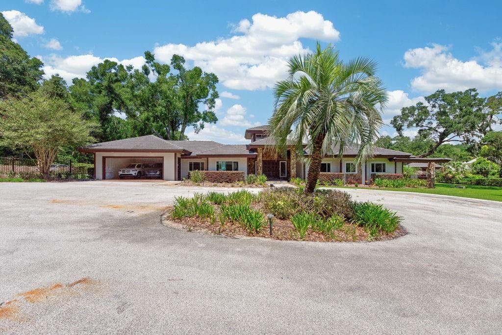 Single Family Residence at 1007 LAKEWOOD DR, BRANDON, photo 86 of 97