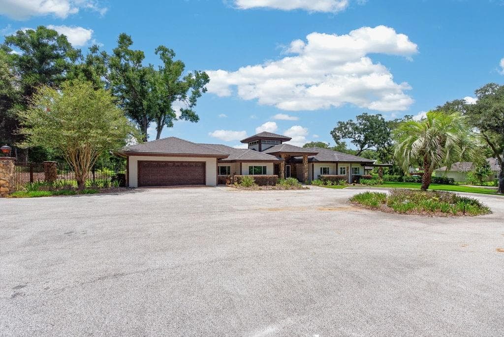 Single Family Residence at 1007 LAKEWOOD DR, BRANDON, photo 87 of 97