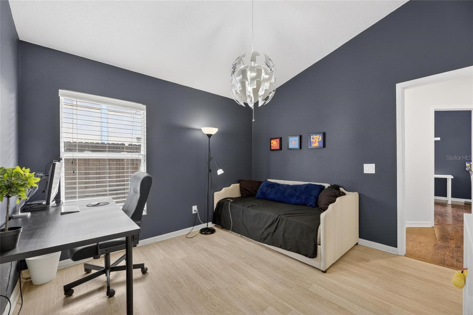 Single Family Residence at 11901 NORTHUMBERLAND DR, TAMPA, photo 15 of 53
