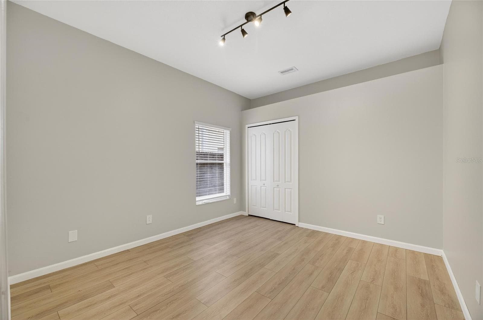Single Family Residence at 11901 NORTHUMBERLAND DR, TAMPA, photo 23 of 53